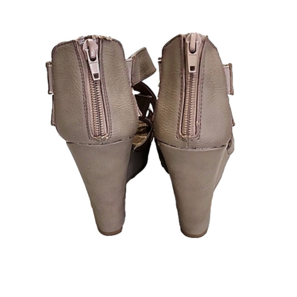 Chinese Laundry Sandal Shoes with Back Zipper and 5" Heel Shoes Size 8 - Picture 4 of 7